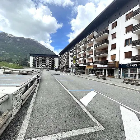 Cosy Au Pied Des Pistes Avec Balcon Et Parking - - Fr-1-330f-215 Appartement *